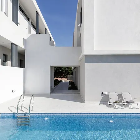Greek 2 Apartment