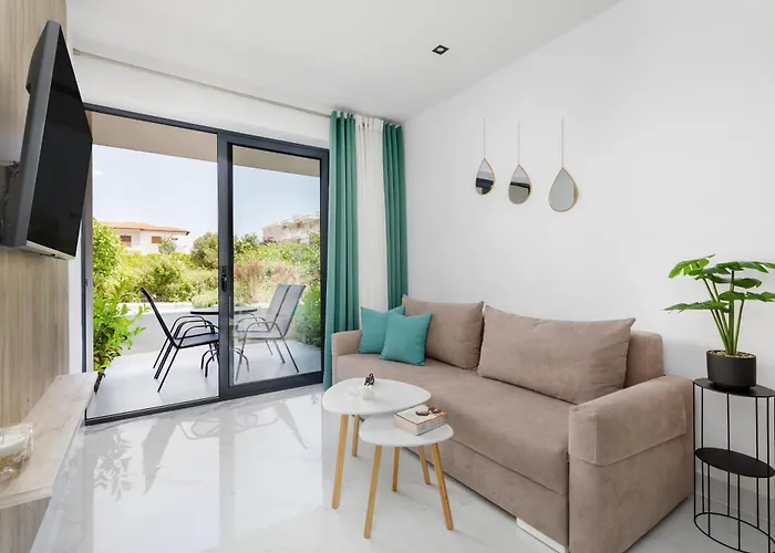 Apartment Greek 2