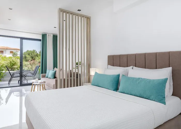 Greek 2 Apartment *