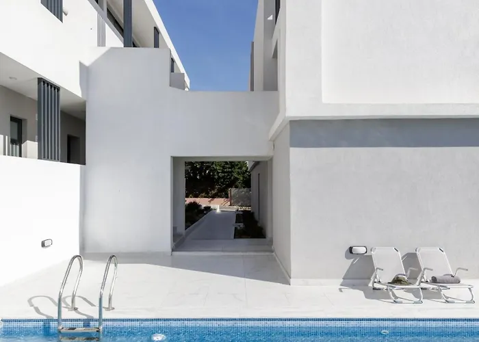 Greek 2 Apartment